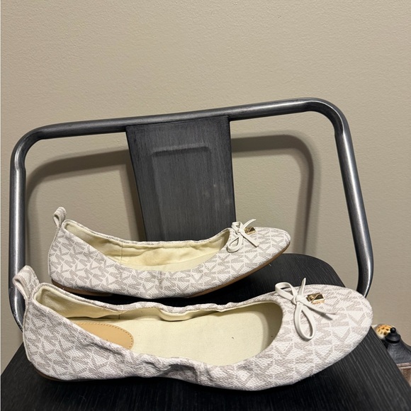 Michael Kors Cream Patterned Flats - Picture 5 of 11